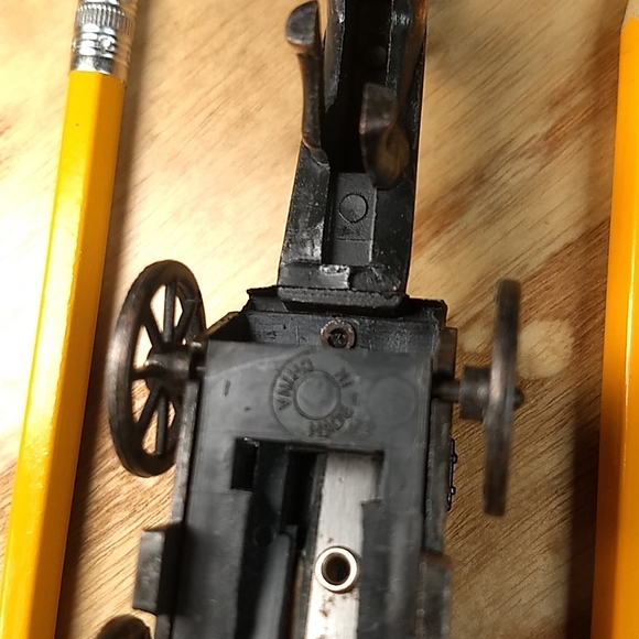 Collectable Metal Die Cast Horse & Stagecoach pencil sharpener - Picture 10 of 13